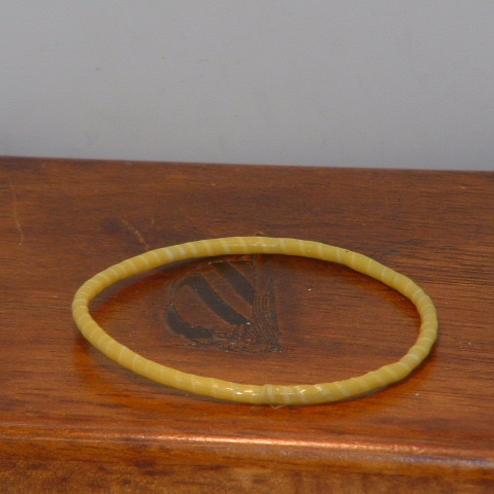 New Women’s Yellow Plastic Culture Bracelet